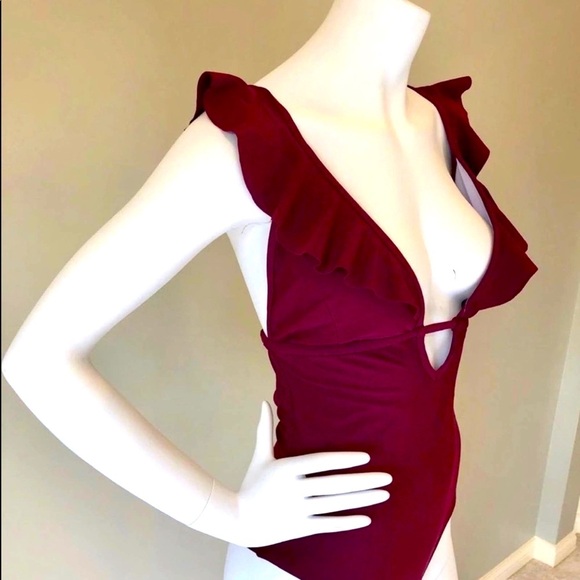 1 PC MAROON RED ONE PIECE RUFFLE CRISS CROSS SWIMSUIT CUPSHE *SIZE LARGE - Picture 3 of 5